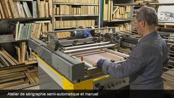 Atelier de sérigraphie semi-automatique et manuel